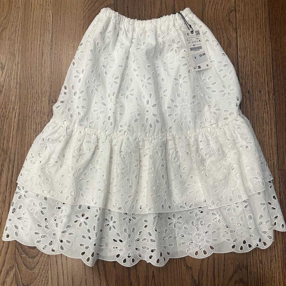 NWT ZARA GIRLS White Eyelet  Skirt Size 9